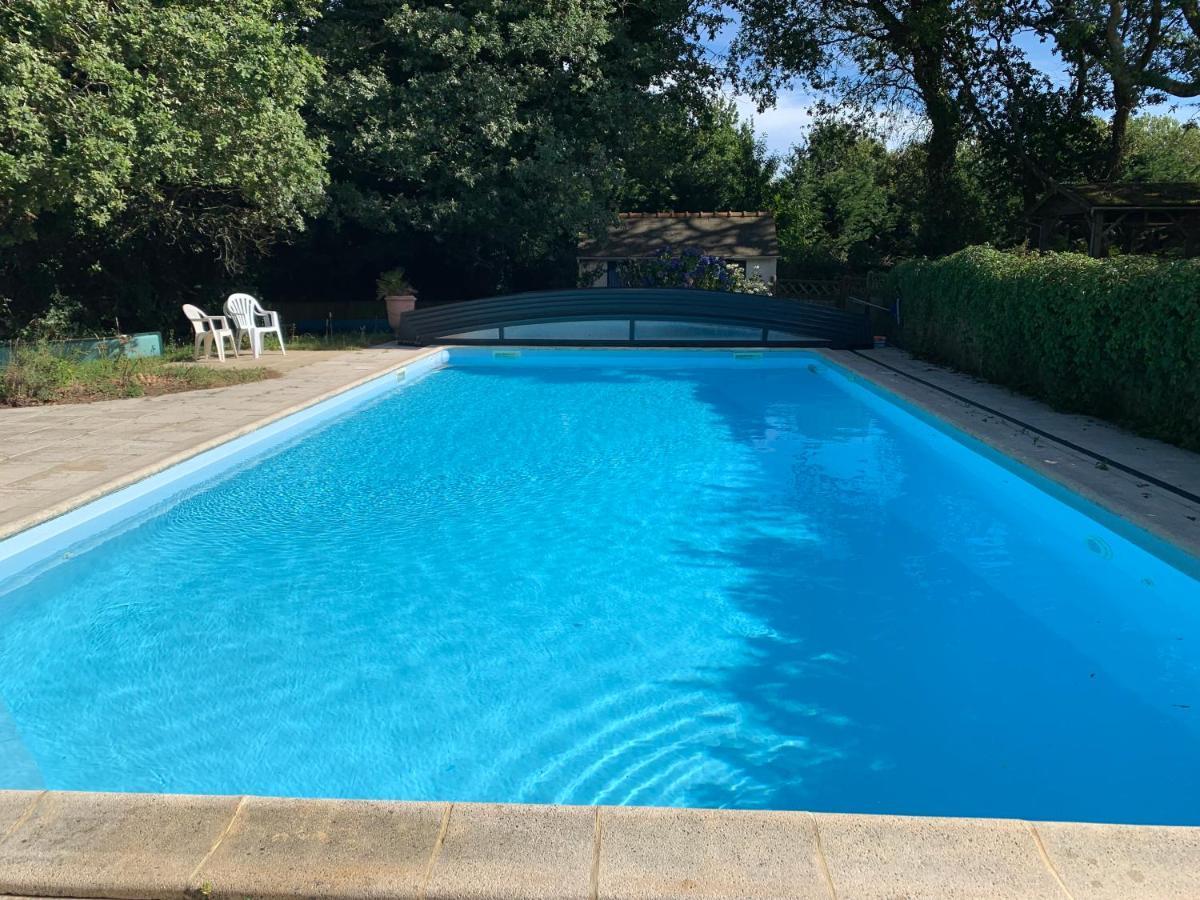 La Gentilhommiere Bed & Breakfast Treffiagat Bagian luar foto