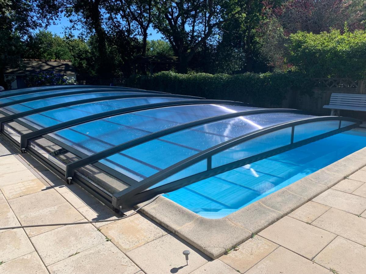 La Gentilhommiere Bed & Breakfast Treffiagat Bagian luar foto