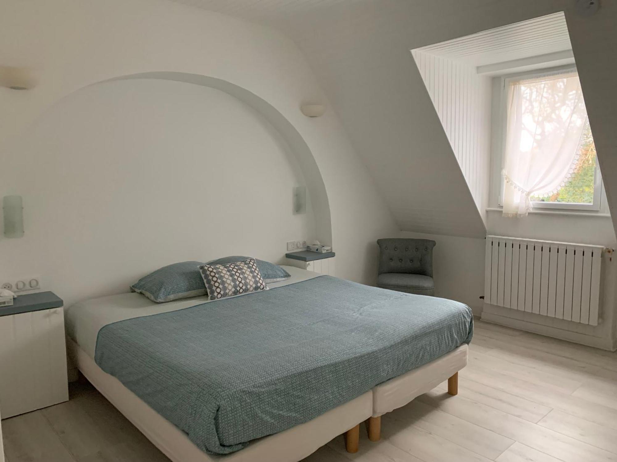 La Gentilhommiere Bed & Breakfast Treffiagat Bagian luar foto