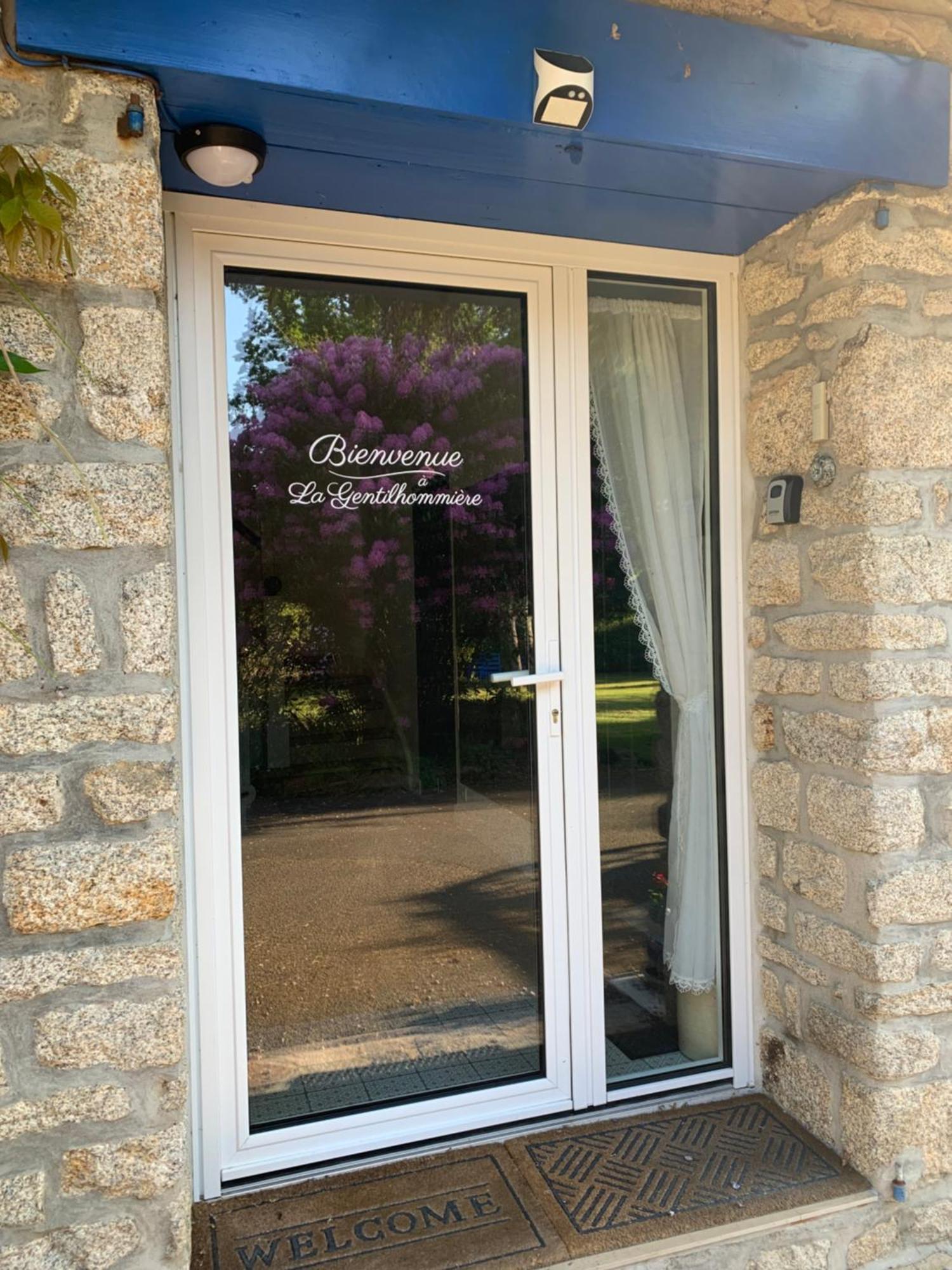 La Gentilhommiere Bed & Breakfast Treffiagat Bagian luar foto